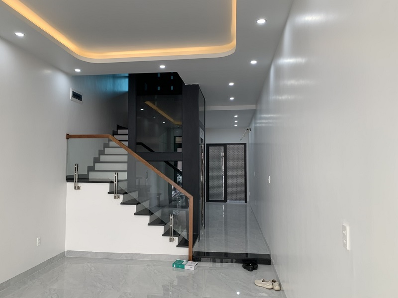 BÁN NHÀ ĐỘC LẬP 5 TẦNG – CẦU THANG MÁY – VỊ TRÍ ĐẮC ĐỊA TẠI LÊ HỒNG PHONG, HẢI PHÒNG 